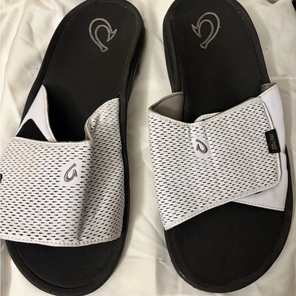 Olukai sandals